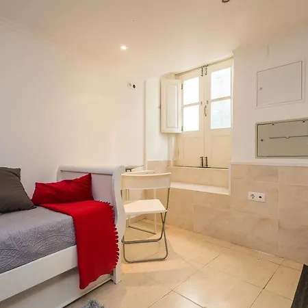 Low Cost - Historic City Center Rc Apartment *